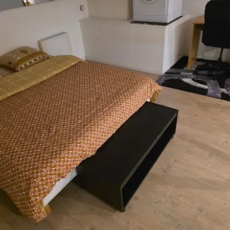 Cosy T2 Bien Place Proche De Partdieu Dans 6