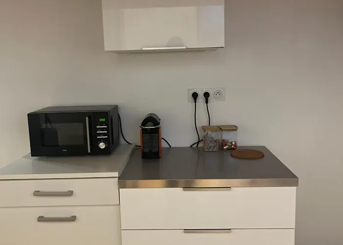 Cosy T2 Bien Placé Proche De Partdieu Dans 6